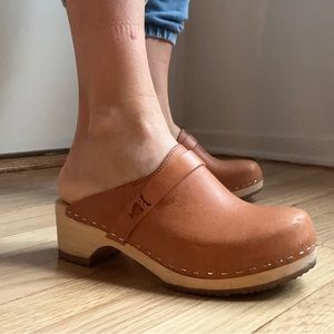 Sandgrens Tokyo Clog, size 37 (brand sizing runs small, more like a 6)